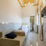 Olivia Luxury Split