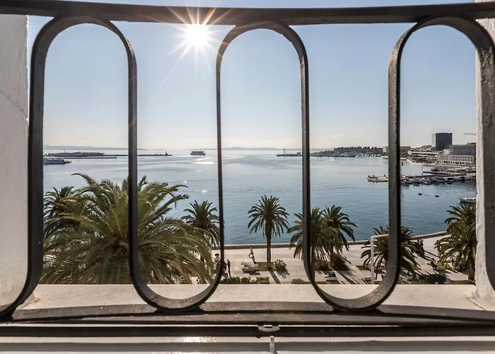 Olivia Luxury 3*