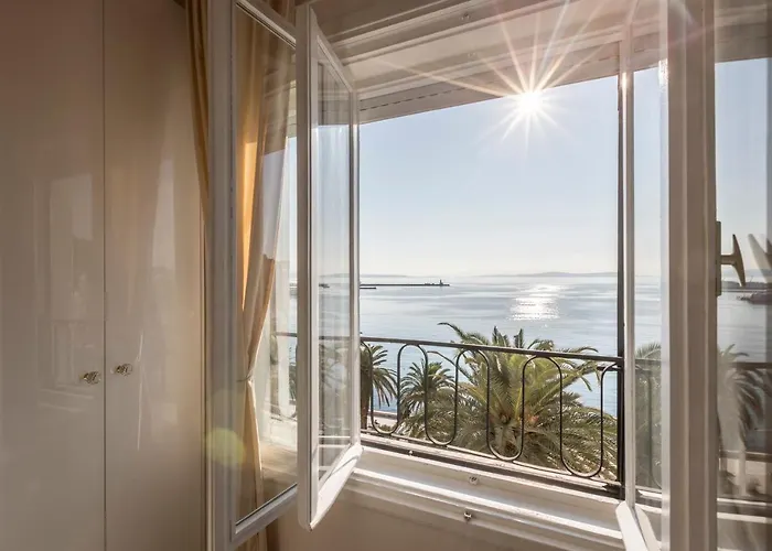 Olivia Luxury 3*
