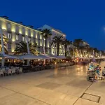Olivia Luxury Split